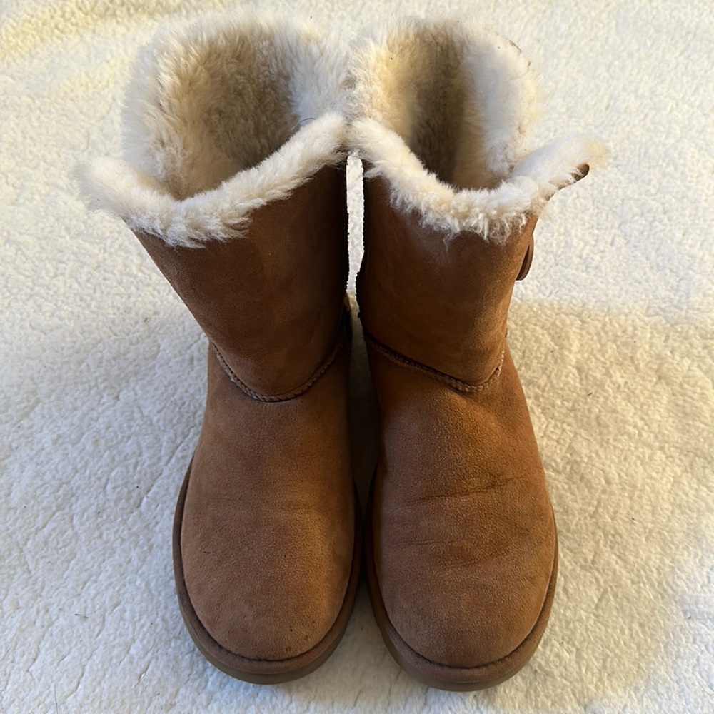 Ugg | Bailey Button Ii Chestnut Boot Size 10 - image 4